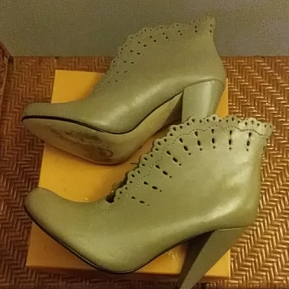 Booties - Picture 4 of 4